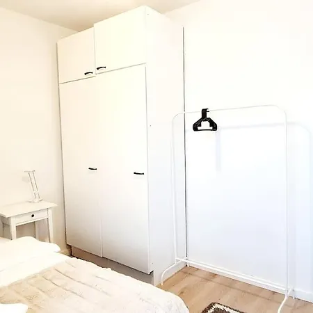 Apartment Own Personal Bedroom At Herttoniemi